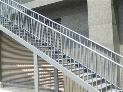 钢结构公司供应钢构楼梯 消防钢结构楼梯 景观不锈钢材楼梯安装
