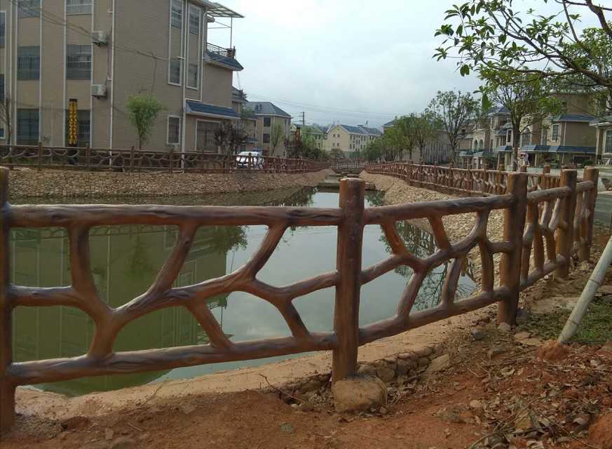 江西仿木护栏扶手，广东水泥仿木栏杆工程案例，福建仿木围杆厂家