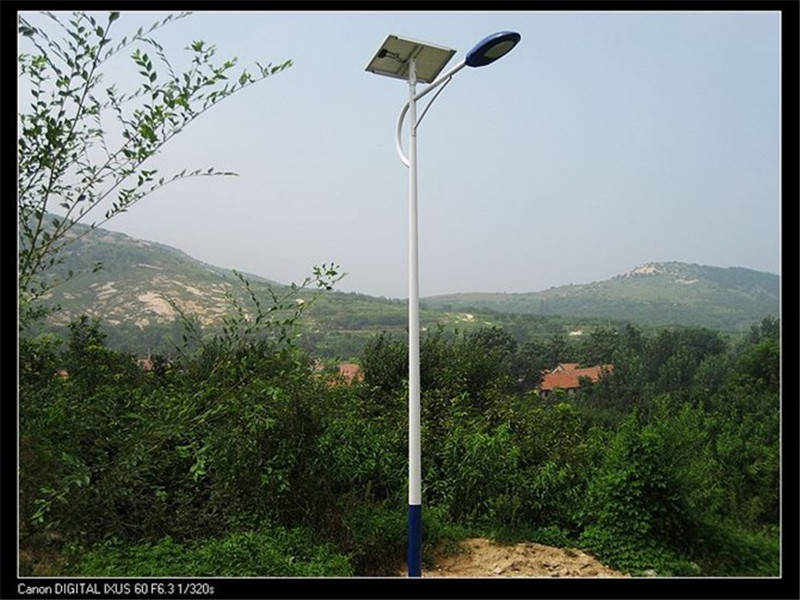 南京太阳能路灯***厂家-太阳能路灯安装价格