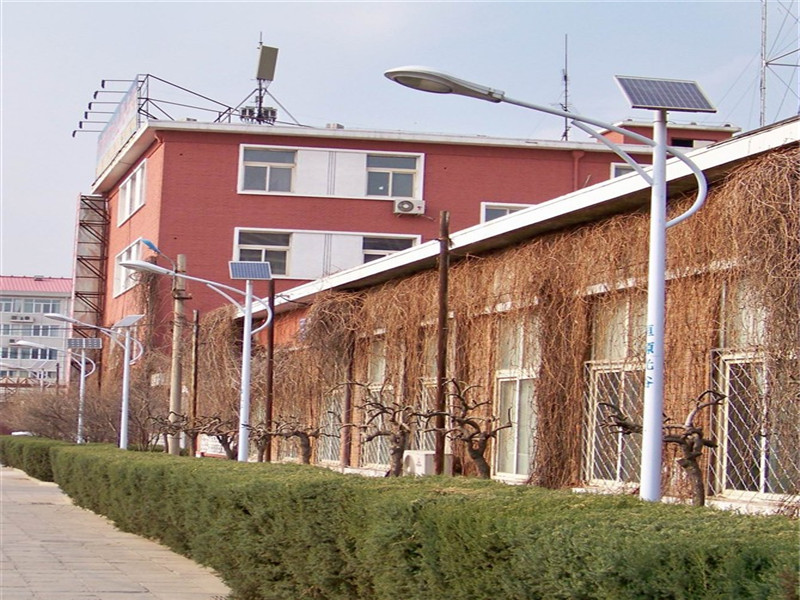 潮南太阳能路灯厂家/6米7米太阳能路灯价格