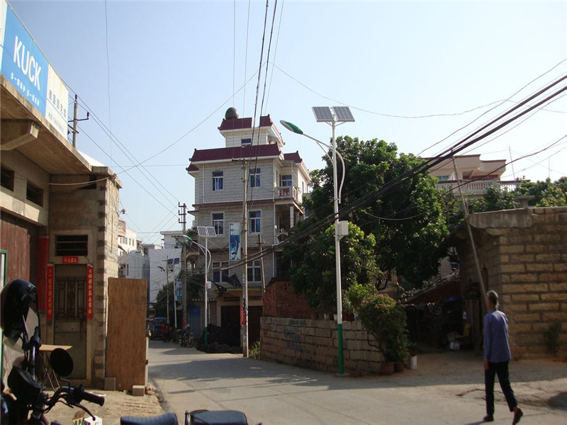 潮南太阳能路灯厂家/6米7米太阳能路灯价格