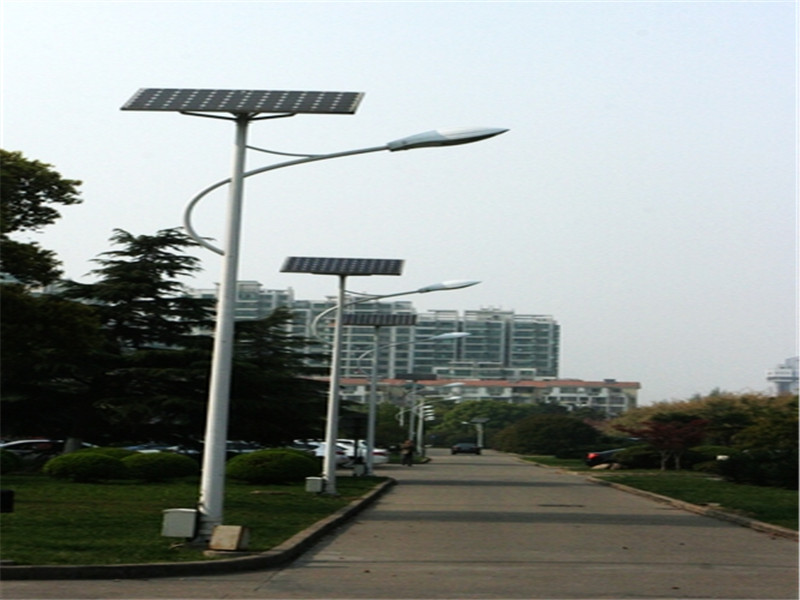 博尔塔拉太阳能路灯***厂家-太阳能路灯安装价格