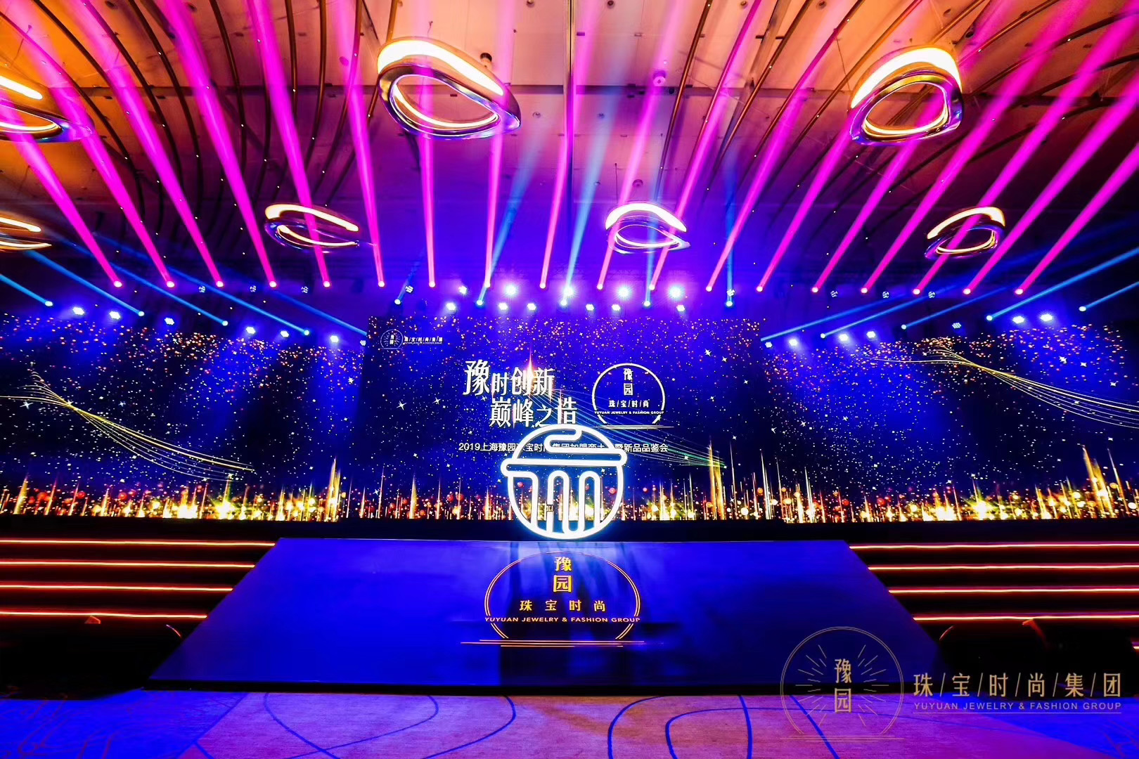 上海年会LED显示屏租赁价格、 P2.5屏P3屏租赁公司