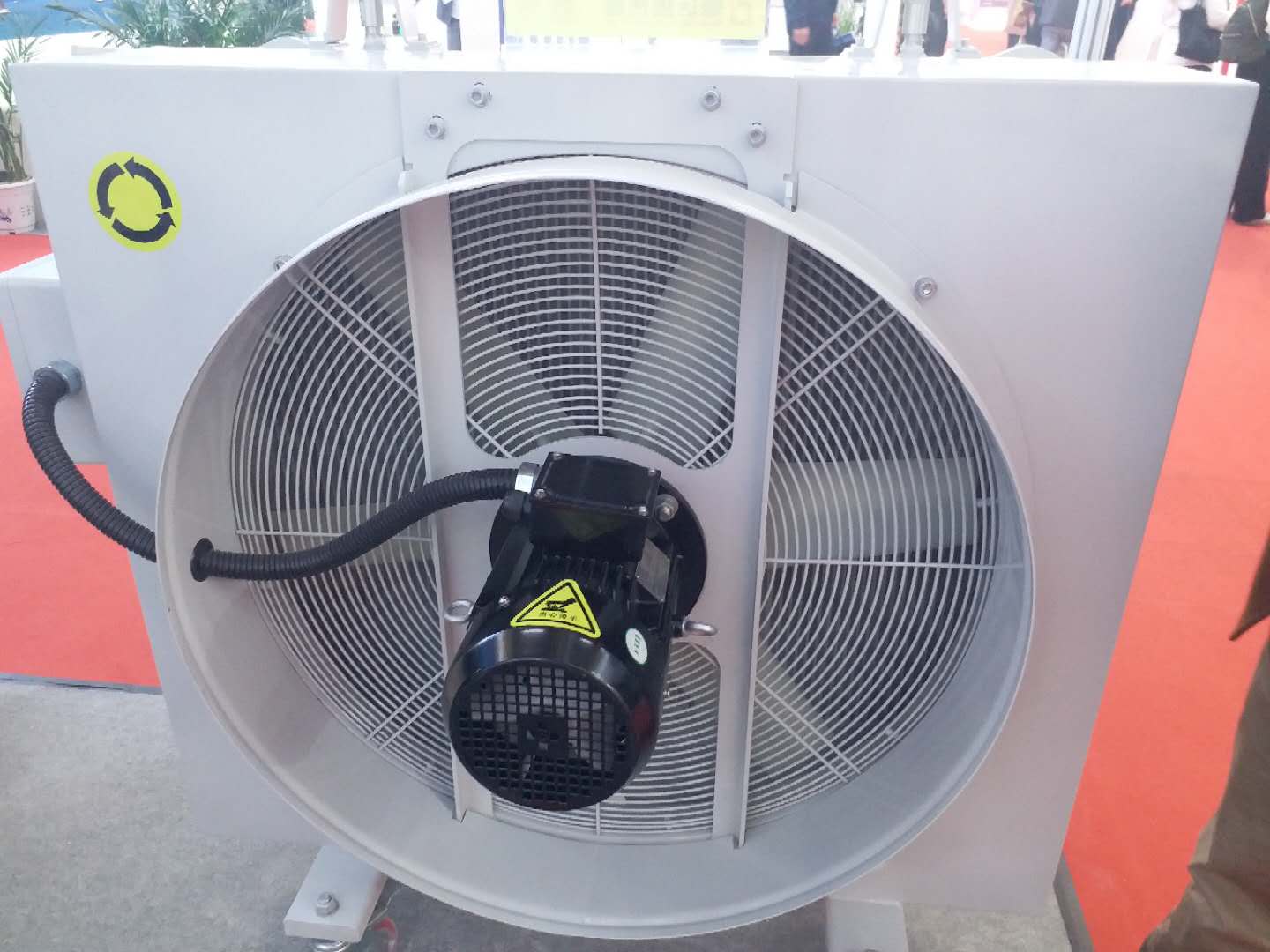 风力发电机组齿轮箱冷却润滑系统散热器