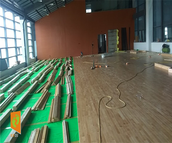 重庆篮球木地板生产厂家_羽毛球场木地板_欧氏地板