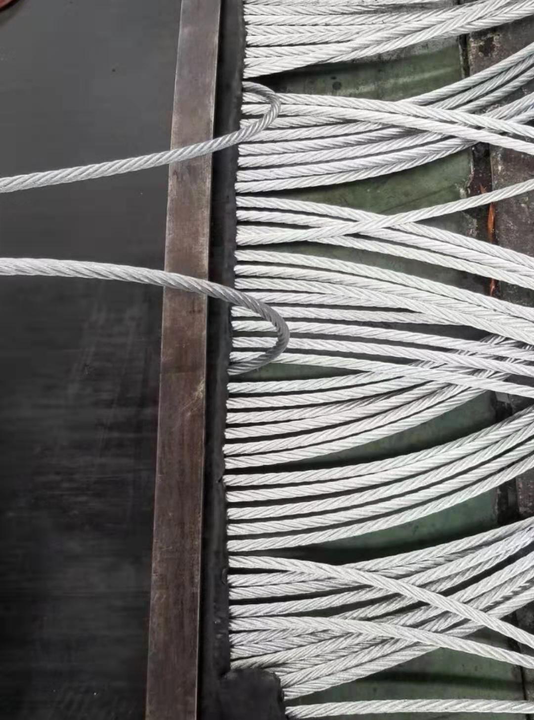 耐磨钢丝绳输送带    阻燃钢丝绳芯绳输送带