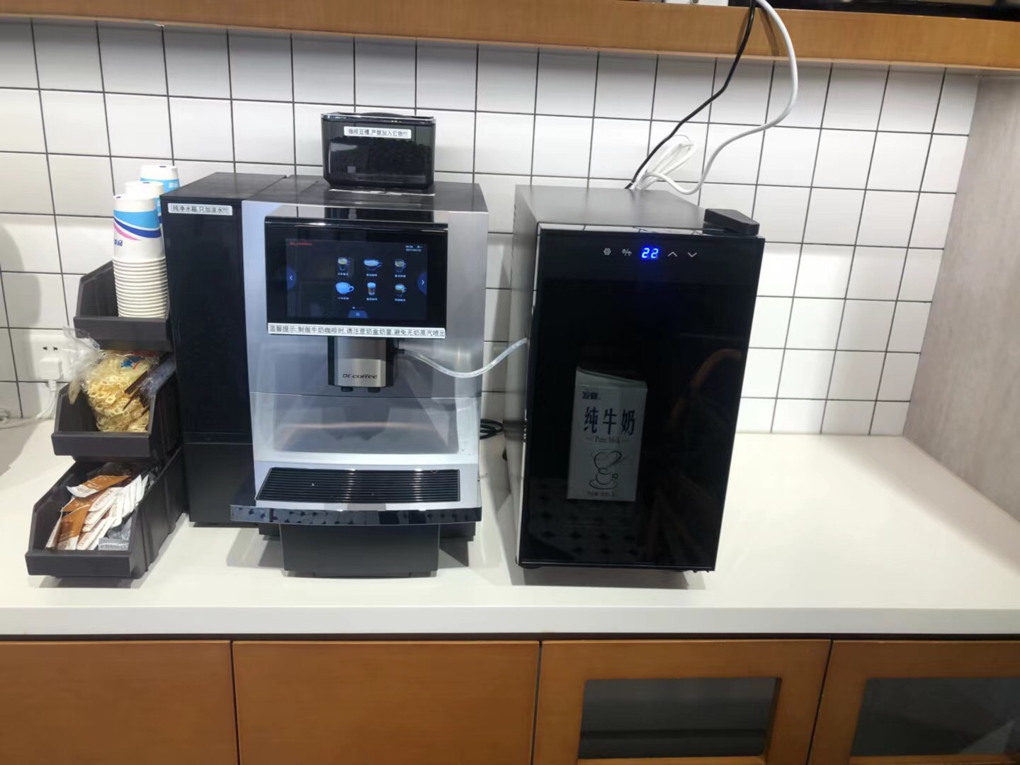 咖博士F11全自动咖啡机现磨咖啡豆一键奶咖自动清洗