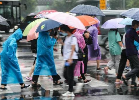 多地降雨量突破历史极值，暴雨下一站去哪里.png