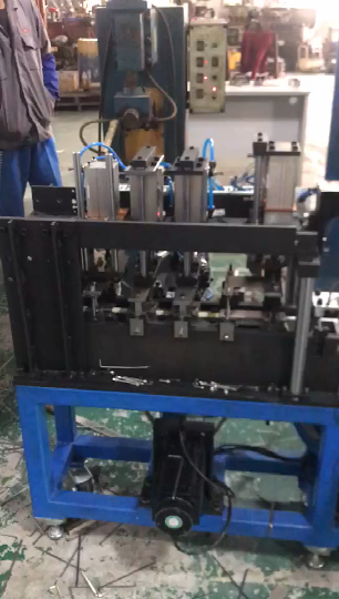 工厂碰焊自动化设备.png